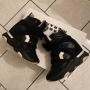 Isabel Marant Women's Black and Cream Sneakers